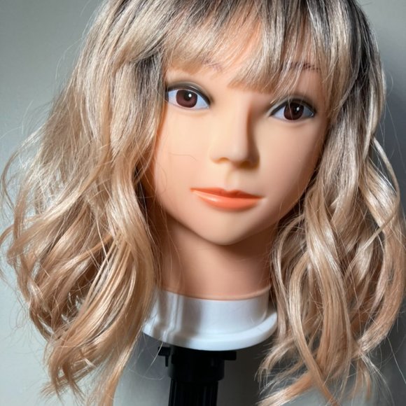Peach Wig with Air Bangs - Picture 5 of 12